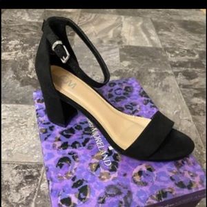 Black chunk heels size 8M